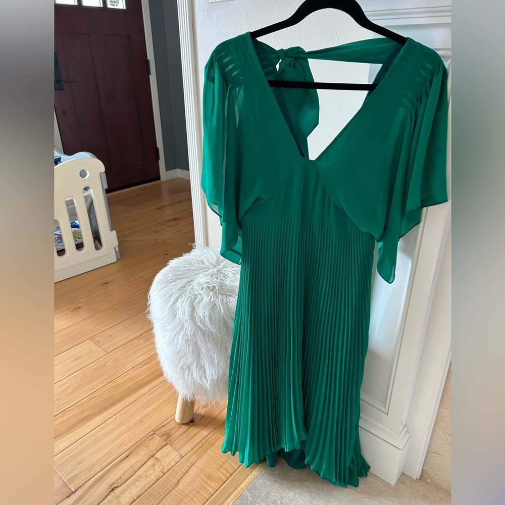 Club Monaco “zorbina” elegant empire waist dress in emerald green XS /00